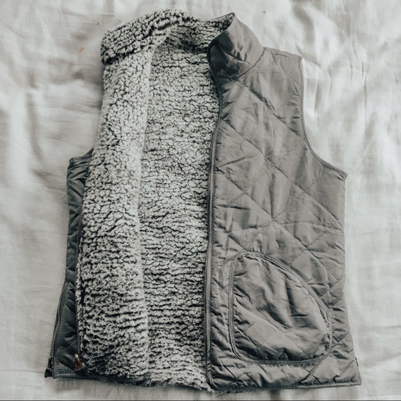 Reversible Grey Olive Vest - Picture 1 of 5